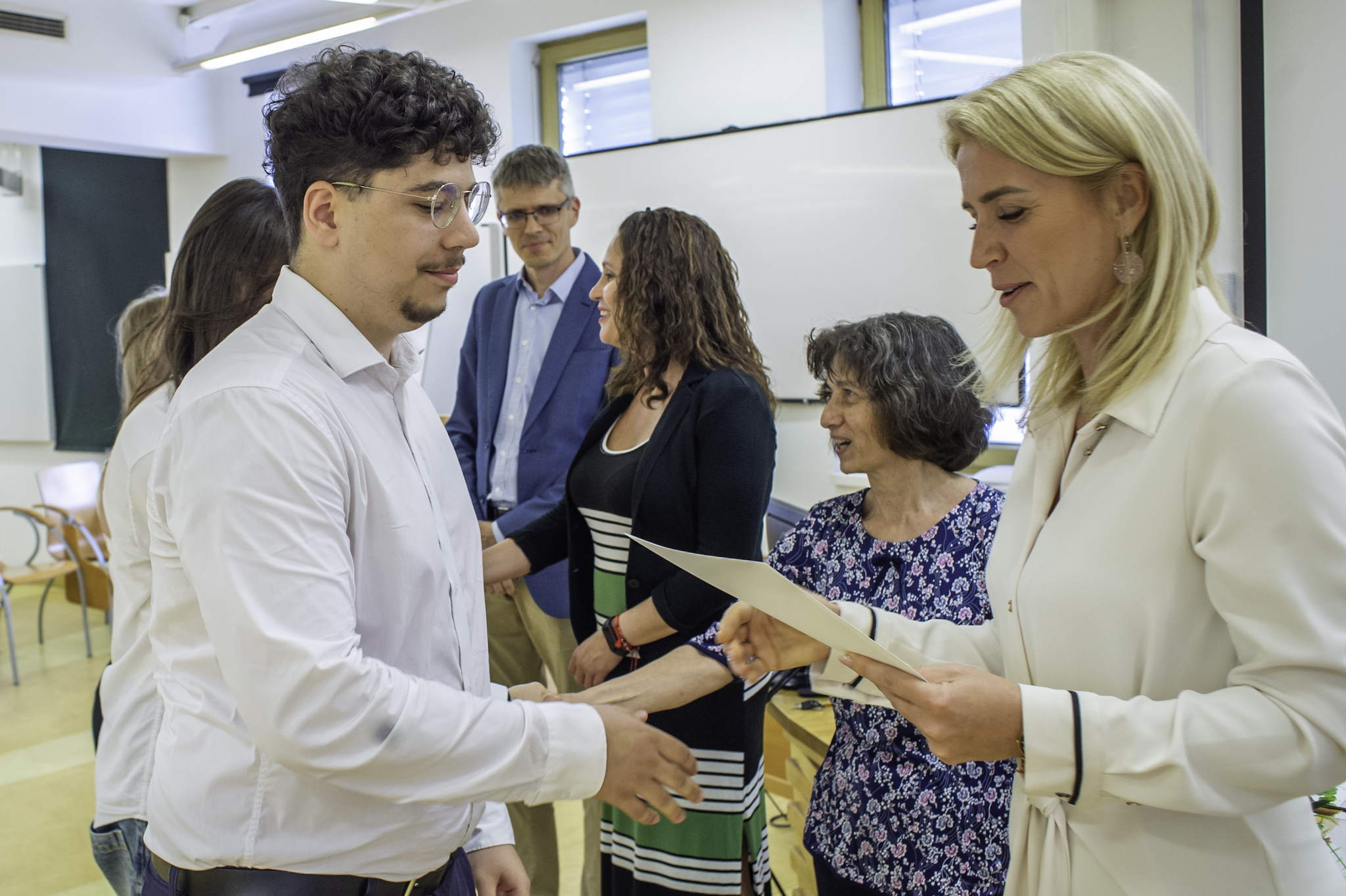 Neves cégek segítik a diákokat az Üzleti statisztika kurzuson